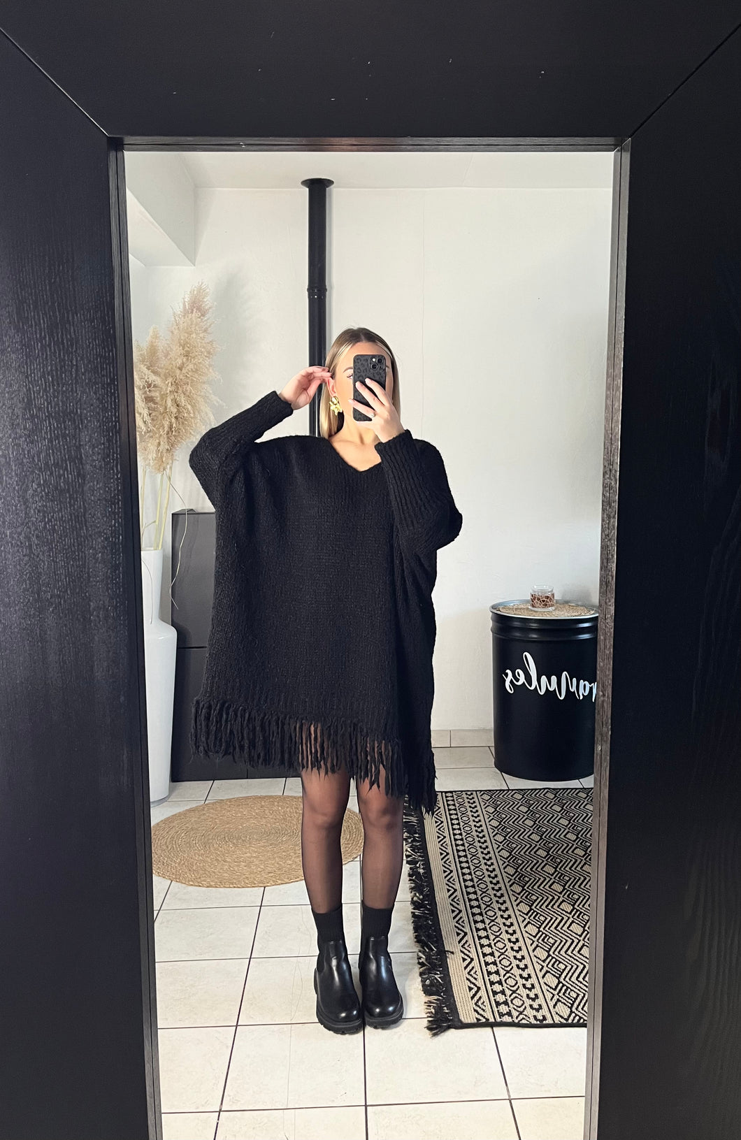 Robe pull à franges noire